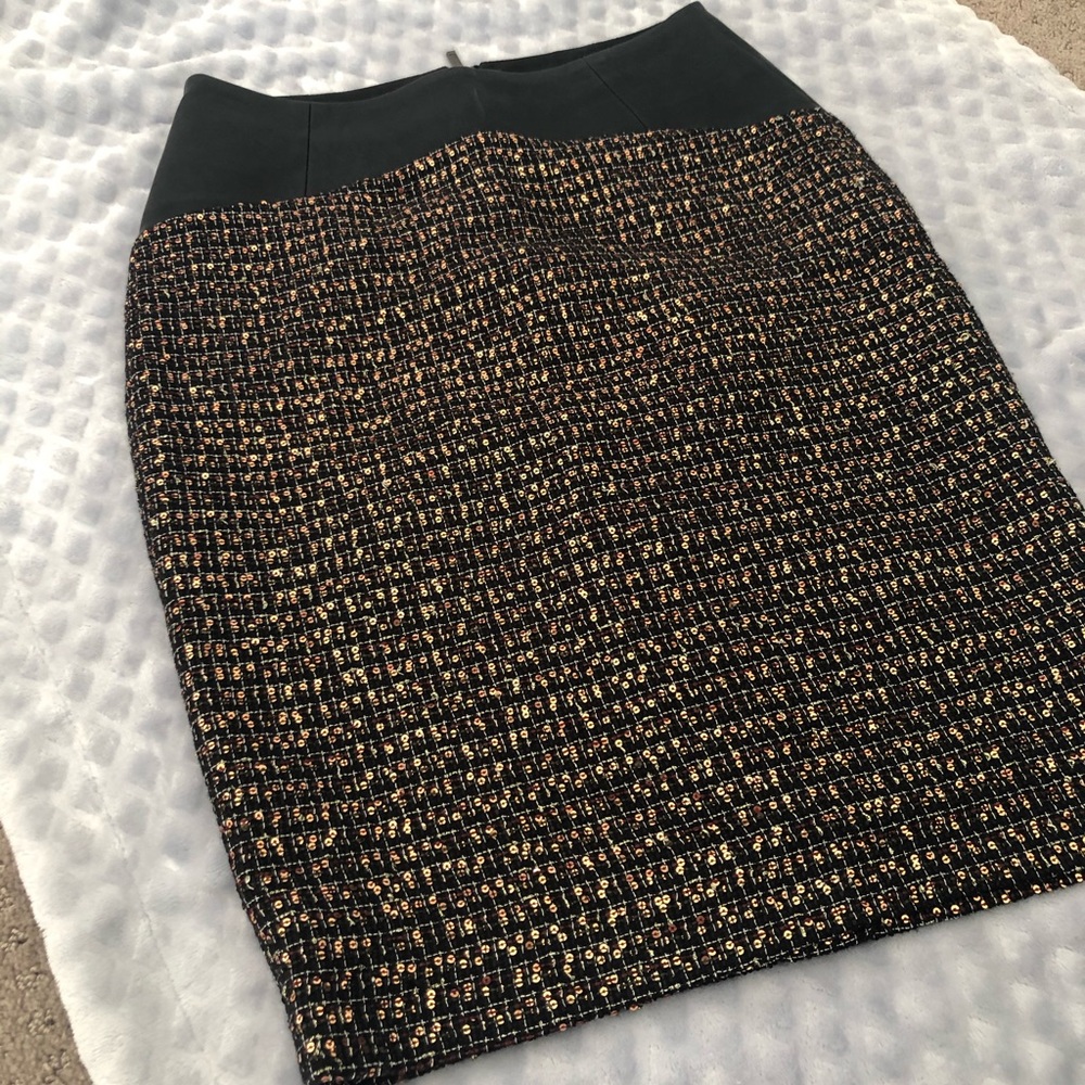 Sequin skirt with leather